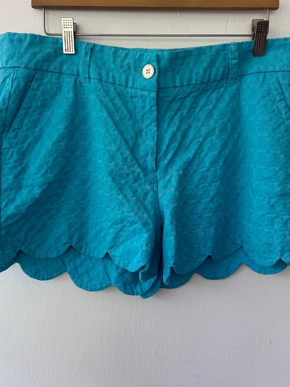 Crown & Ivy Shelby Shorts Womens 12 Blue Pockets Scalloped Hem Preppy Southern
